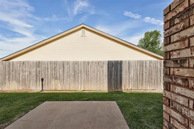12401 SW 6th Street, Yukon, OK 73099
