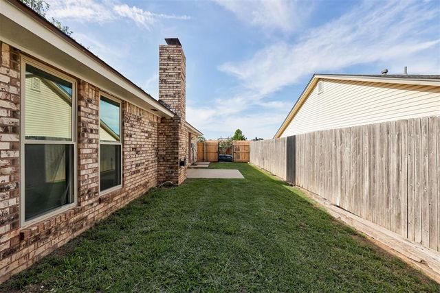 12401 SW 6th Street, Yukon, OK 73099