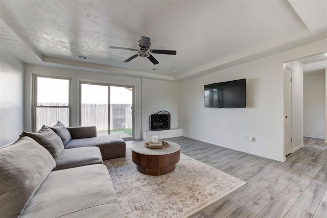 12401 SW 6th Street, Yukon, OK 73099