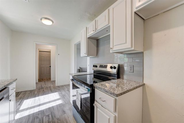 12401 SW 6th Street, Yukon, OK 73099