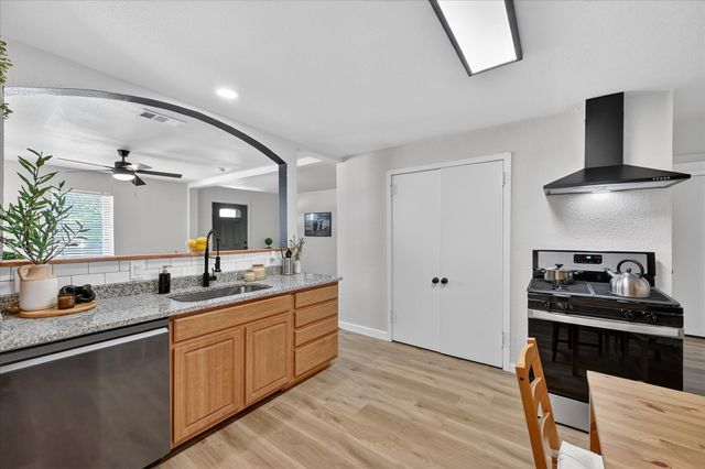 1830 San Antonio Street, Grand Prairie, TX 75051