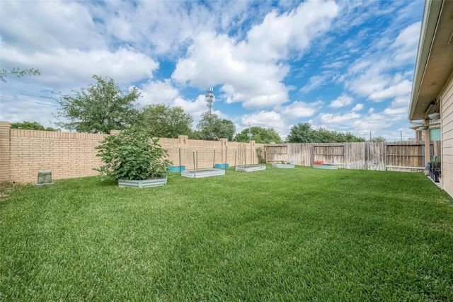 15627 Huddleston Drive, Cypress, TX 77429
