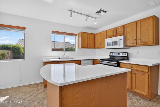 684 W Echo Mesa Drive, Green Valley, AZ 85614