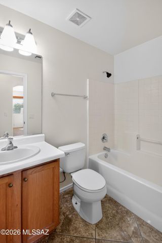 684 W Echo Mesa Drive, Green Valley, AZ 85614