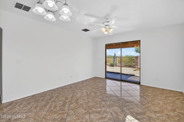 684 W Echo Mesa Drive, Green Valley, AZ 85614