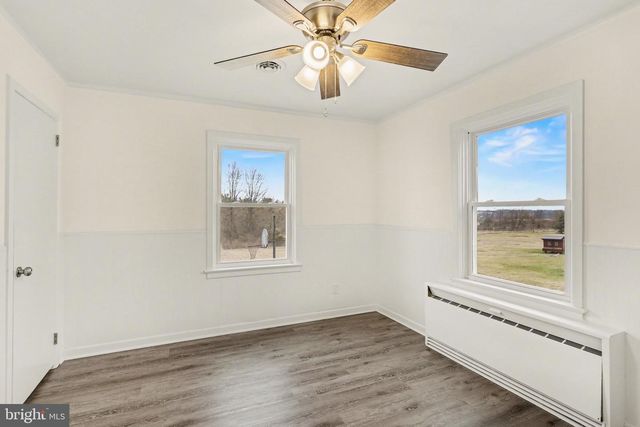 1030 E CANAL RD, Dover, PA 17315