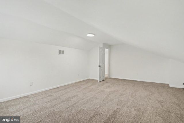 1030 E CANAL RD, Dover, PA 17315