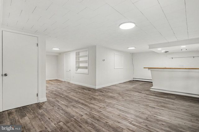 1030 E CANAL RD, Dover, PA 17315