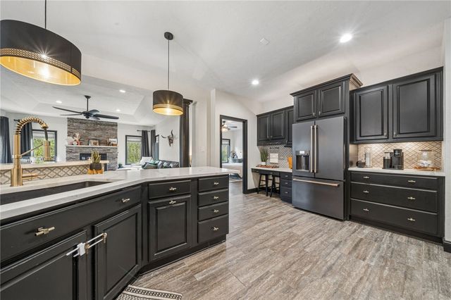 8320 Delaware Ave, North Huntingdon, PA 15642