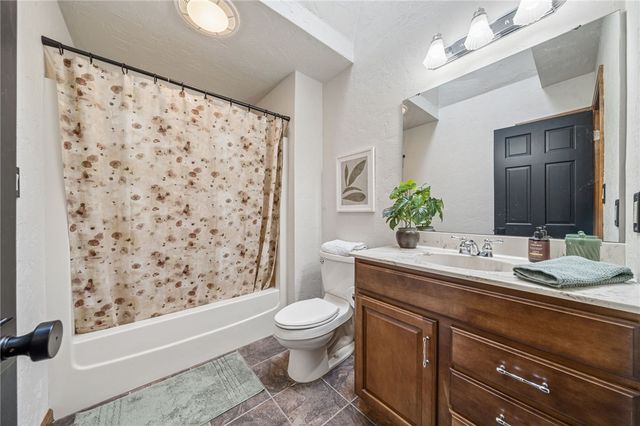 8320 Delaware Ave, North Huntingdon, PA 15642