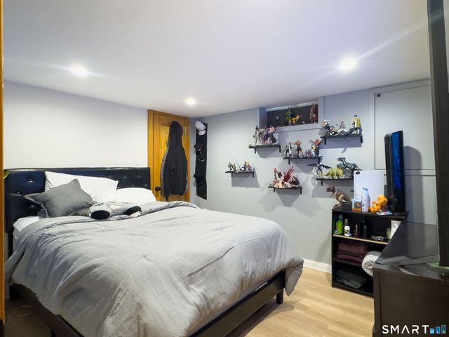90 Seymour Street, Waterbury, CT 06708