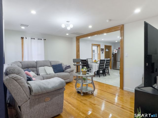 90 Seymour Street, Waterbury, CT 06708