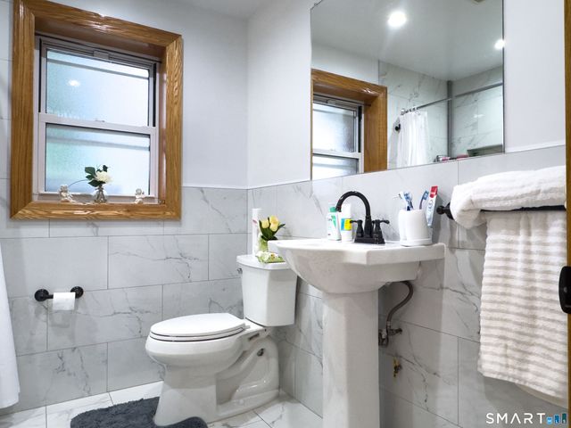 90 Seymour Street, Waterbury, CT 06708