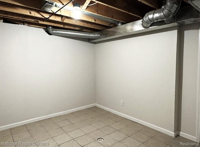 11003 Studebaker Avenue, Warren, MI 48089