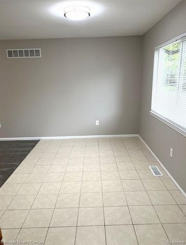 11003 Studebaker Avenue, Warren, MI 48089