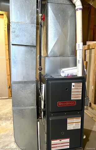 11003 Studebaker Avenue, Warren, MI 48089