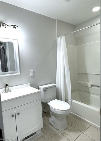 11003 Studebaker Avenue, Warren, MI 48089