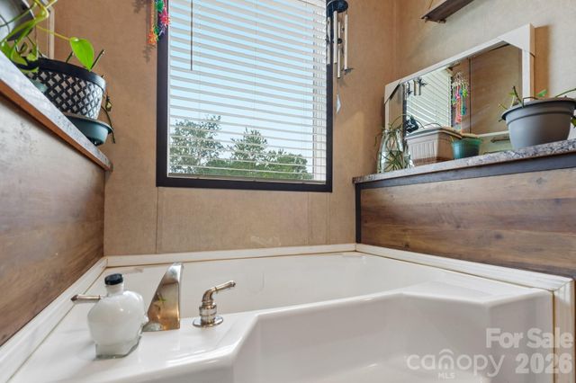 3443 Meldonna Drive, Maiden, NC 28650