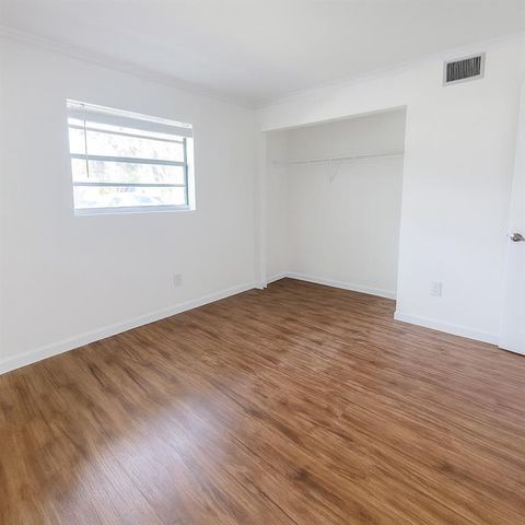 400 18th Street C2, Vero Beach, FL 32960