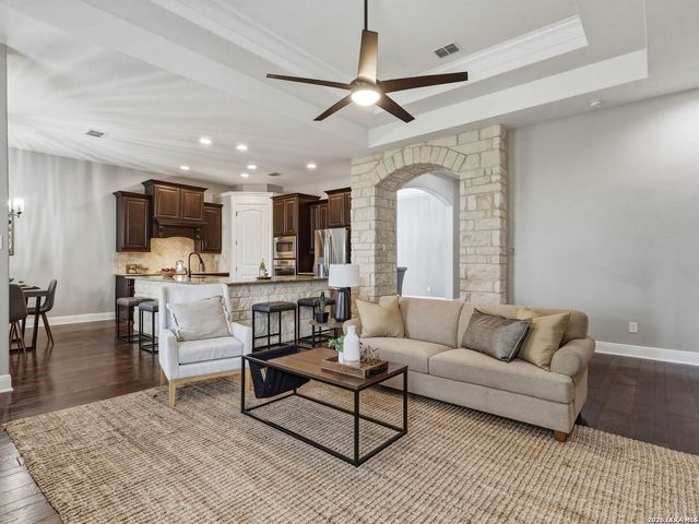 26134 Dakota Chief, San Antonio, TX 78261