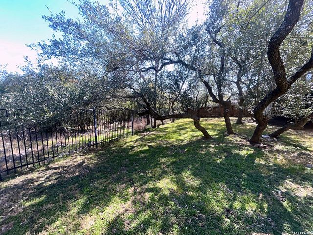 26134 Dakota Chief, San Antonio, TX 78261