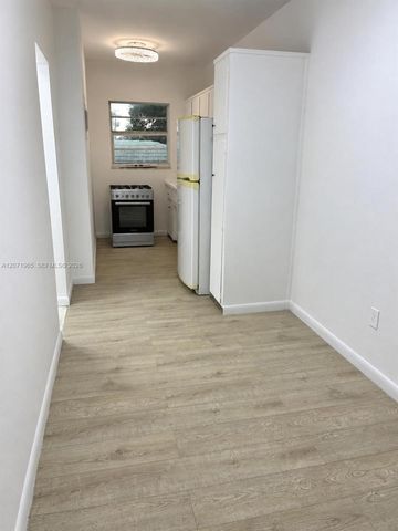 620 76th Street 10, Miami Beach, FL 33141