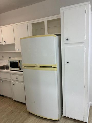 620 76th Street 10, Miami Beach, FL 33141
