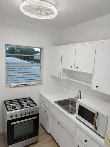 620 76th Street 10, Miami Beach, FL 33141
