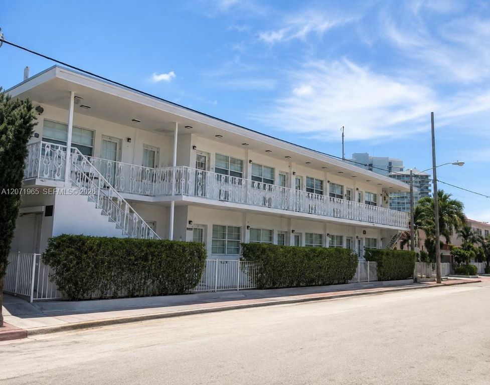 620 76th Street 10, Miami Beach, FL 33141