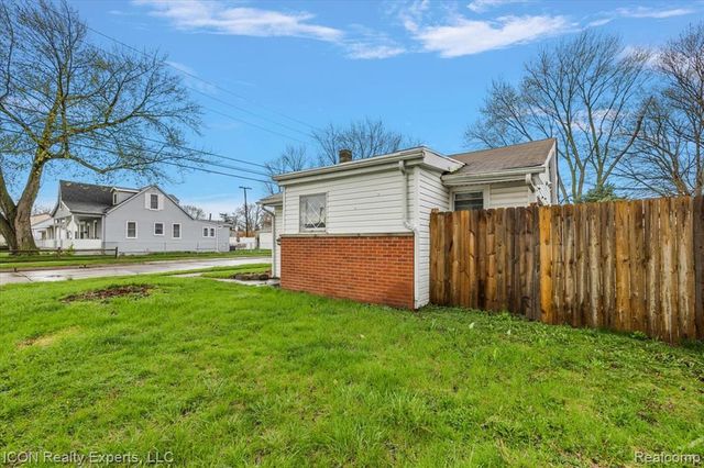 27321 Baldwin Avenue, Warren, MI 48092