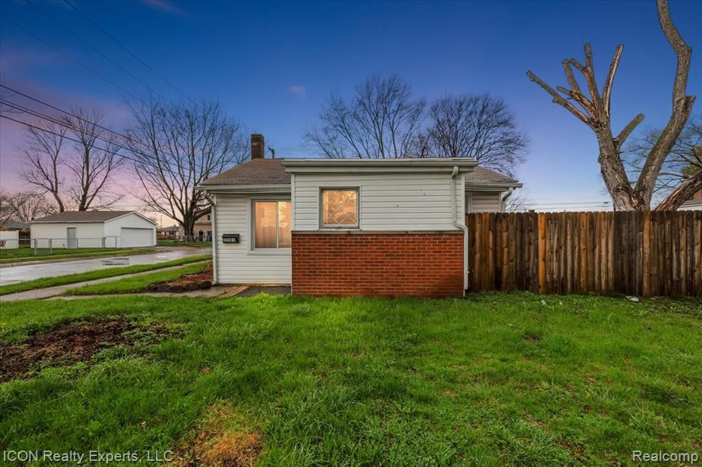 27321 Baldwin Avenue, Warren, MI 48092