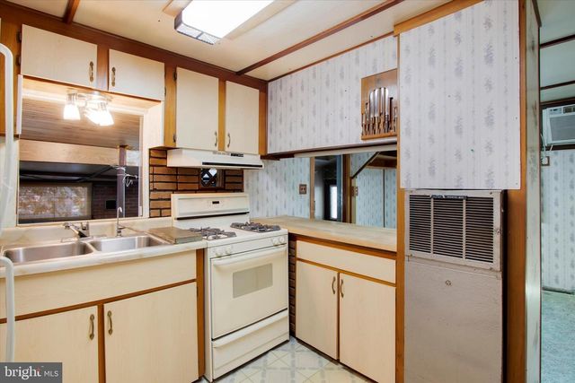 94 PENNYPACKER RD, Mohnton, PA 19540