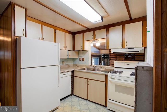94 PENNYPACKER RD, Mohnton, PA 19540