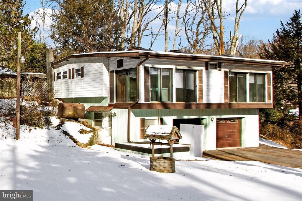 94 PENNYPACKER RD, Mohnton, PA 19540