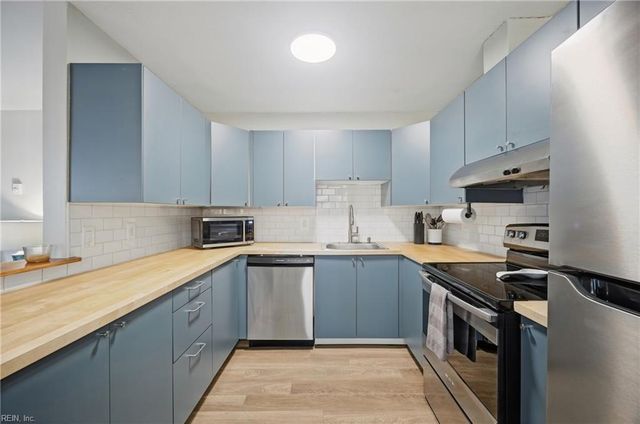 9532 5th Bay St Apt A, Norfolk, VA 23518