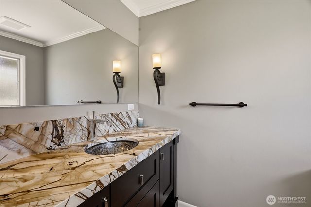 1527 E Woodcliff Rd, Spokane, WA 99203