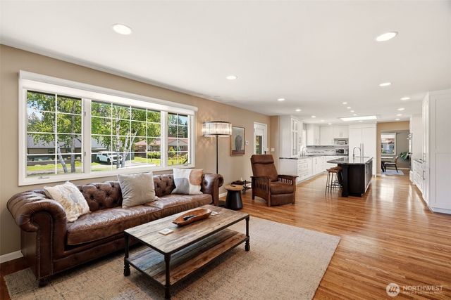1527 E Woodcliff Rd, Spokane, WA 99203