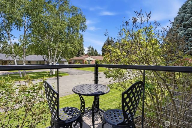1527 E Woodcliff Rd, Spokane, WA 99203
