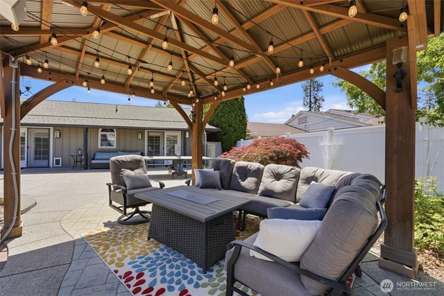 1527 E Woodcliff Rd, Spokane, WA 99203
