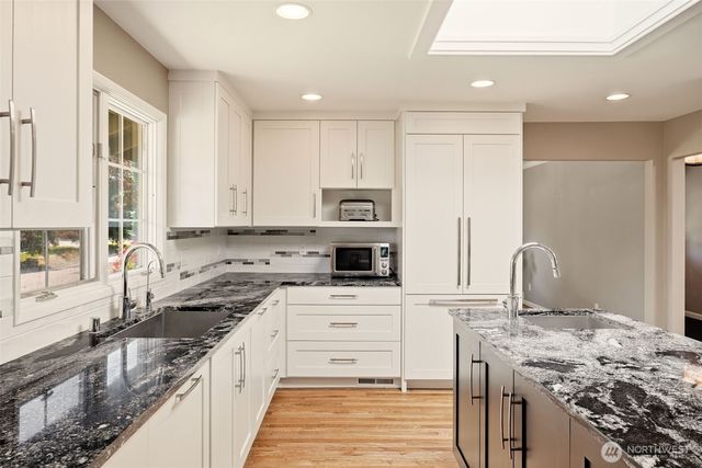 1527 E Woodcliff Rd, Spokane, WA 99203