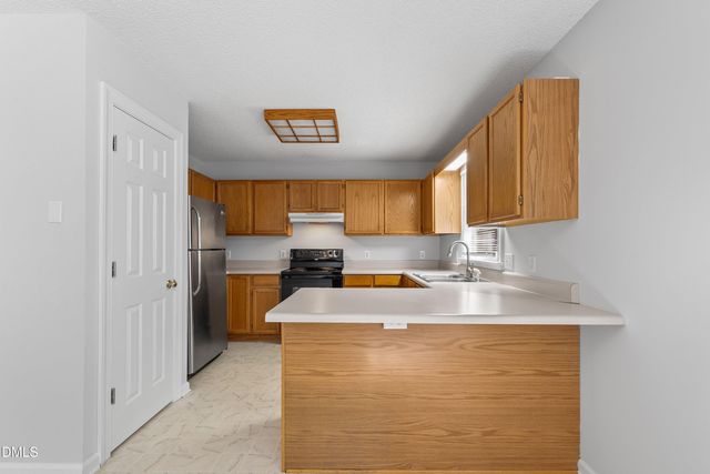 828 Alderleaf Drive, Fuquay Varina, NC 27526
