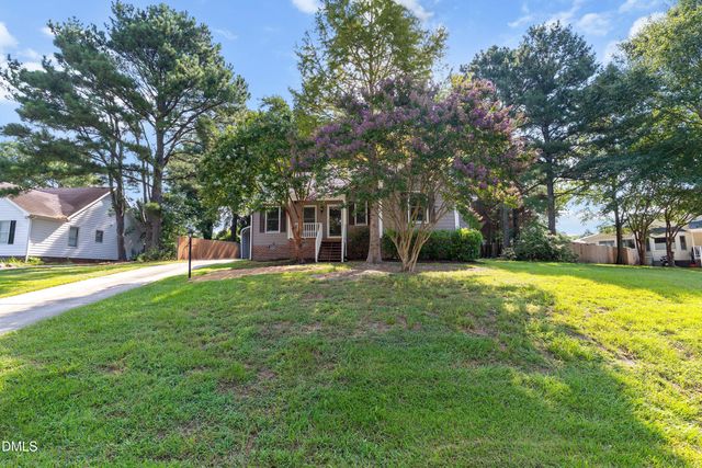 828 Alderleaf Drive, Fuquay Varina, NC 27526