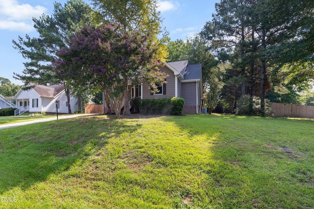 828 Alderleaf Drive, Fuquay Varina, NC 27526