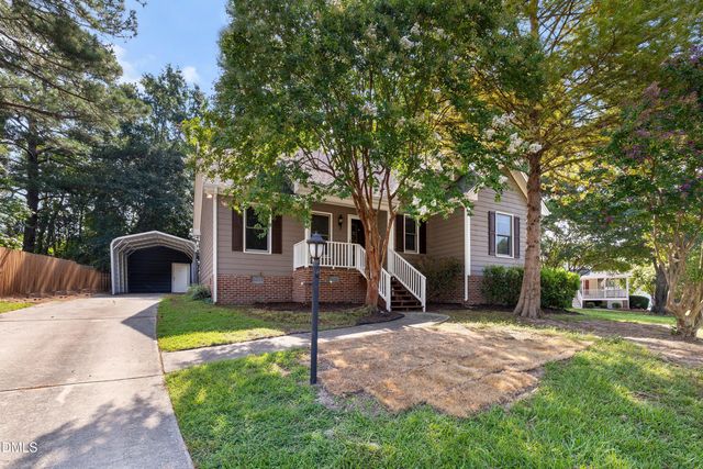 828 Alderleaf Drive, Fuquay Varina, NC 27526