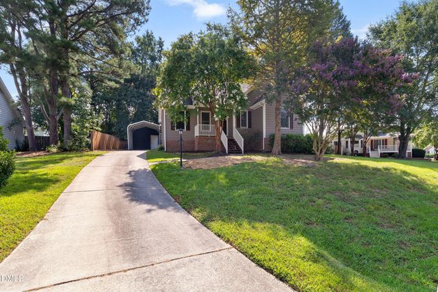 828 Alderleaf Drive, Fuquay Varina, NC 27526