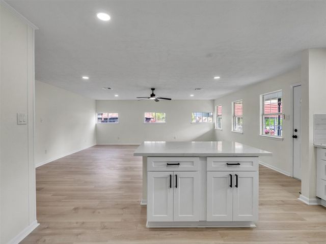 215 Sparkling Water Drive, Huffman, TX 77336