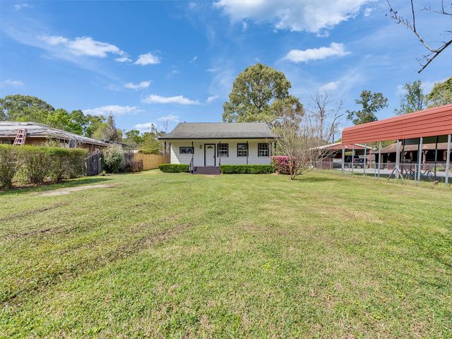 215 Sparkling Water Drive, Huffman, TX 77336