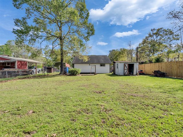 215 Sparkling Water Drive, Huffman, TX 77336