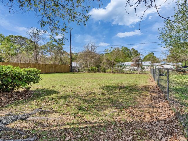 215 Sparkling Water Drive, Huffman, TX 77336