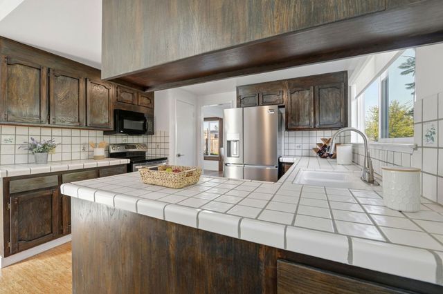 2712 Hallmark Drive, Belmont, CA 94002